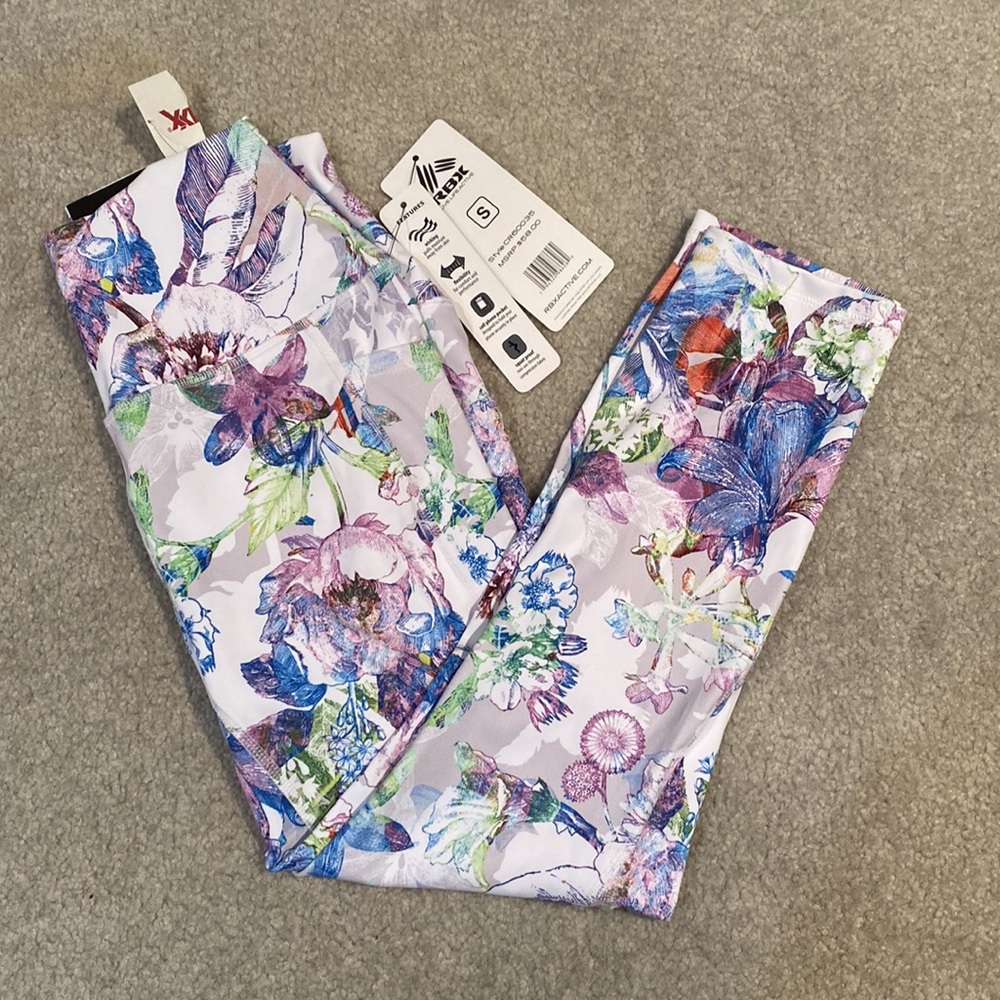 RBX Capri Length Workout Leggings. Size S - Picture 2 of 4